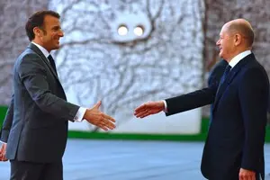 Шольц и Макрон встретятся в Париже в преддверии визита Си Цзиньпина — Politico